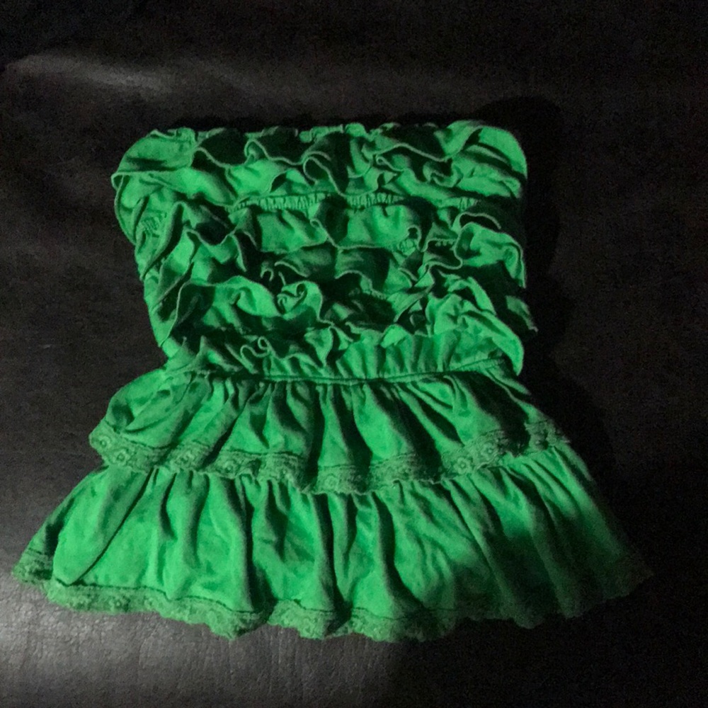 beautiful strapless shirt